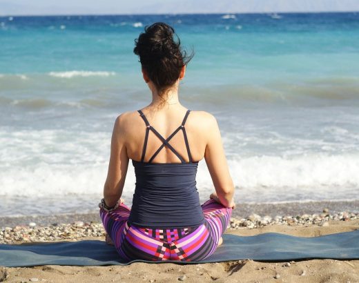 Hoe maak ik een dagelijkse yoga routine?